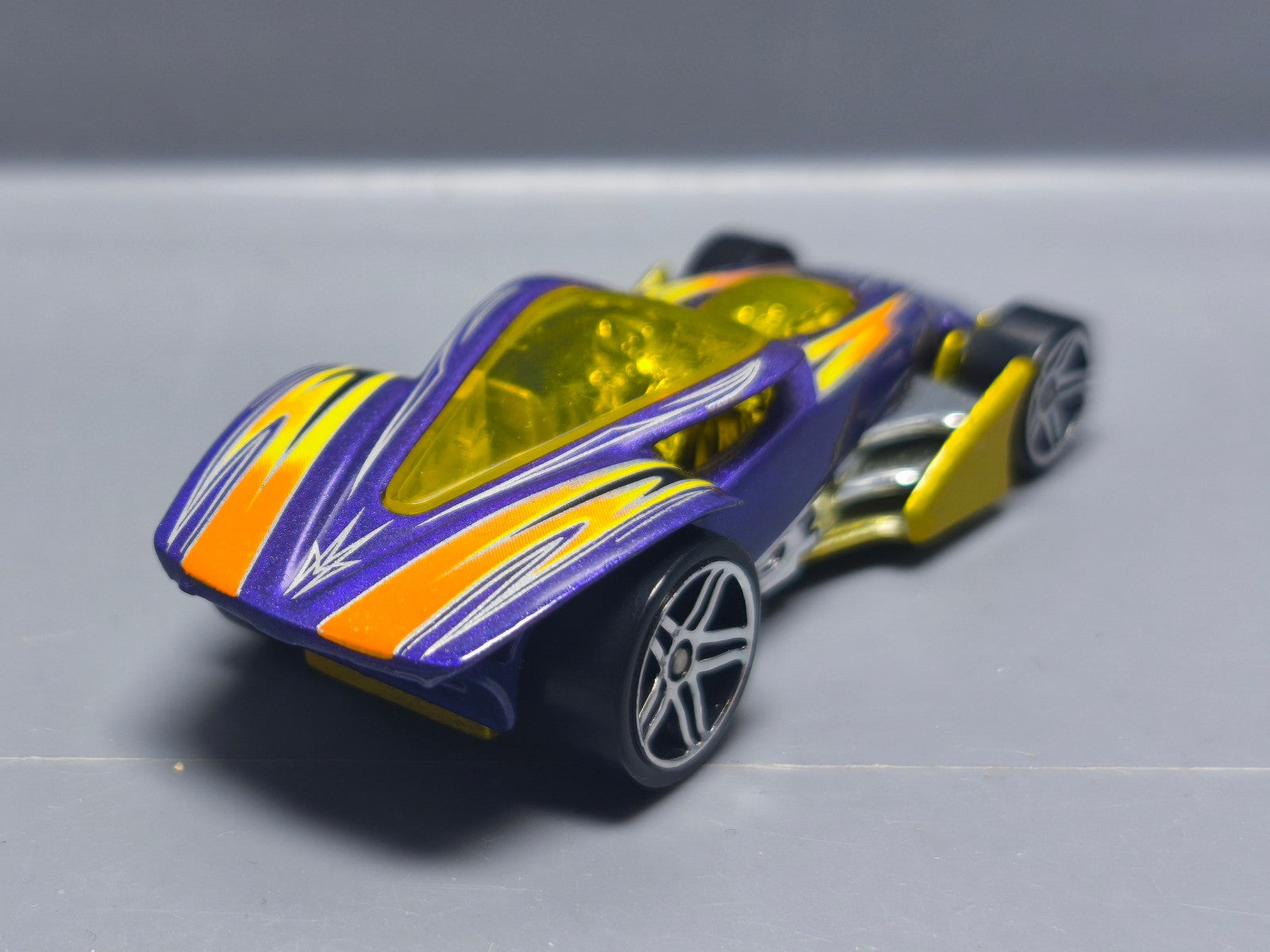 Hot Wheels Brutalistic First Editions 2004-086 (A11)