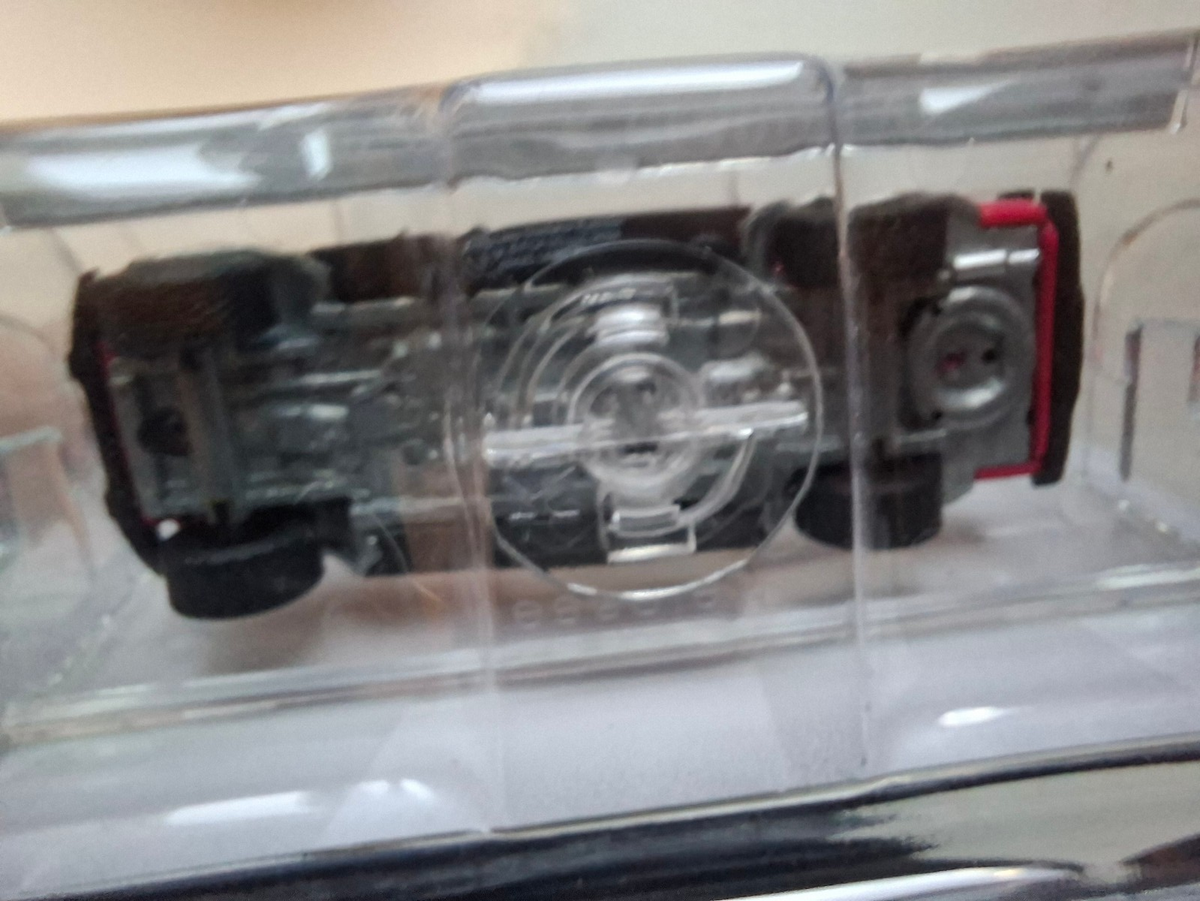 Greenlight Showroom Floor Series 7 2024 Jeep Gladiator  Tuscadero (NG44)