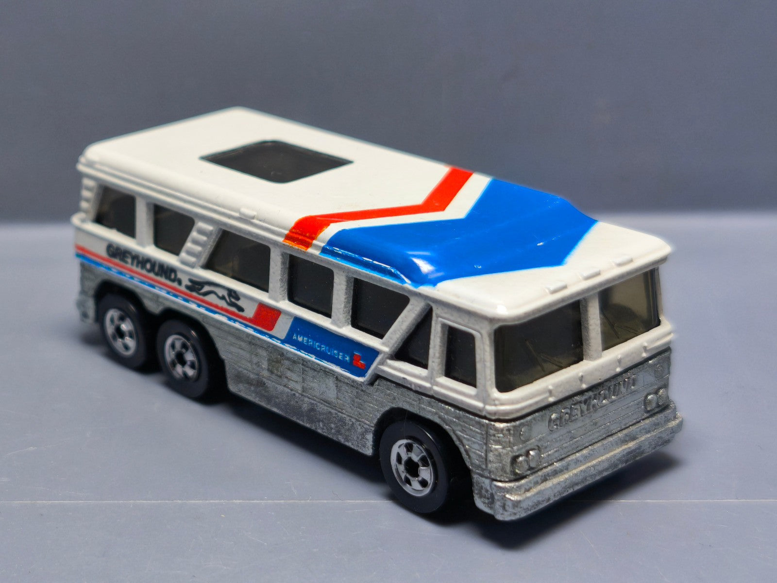 Hot Wheels Greyhound MC-8 1982 version Malaysia   (A09)