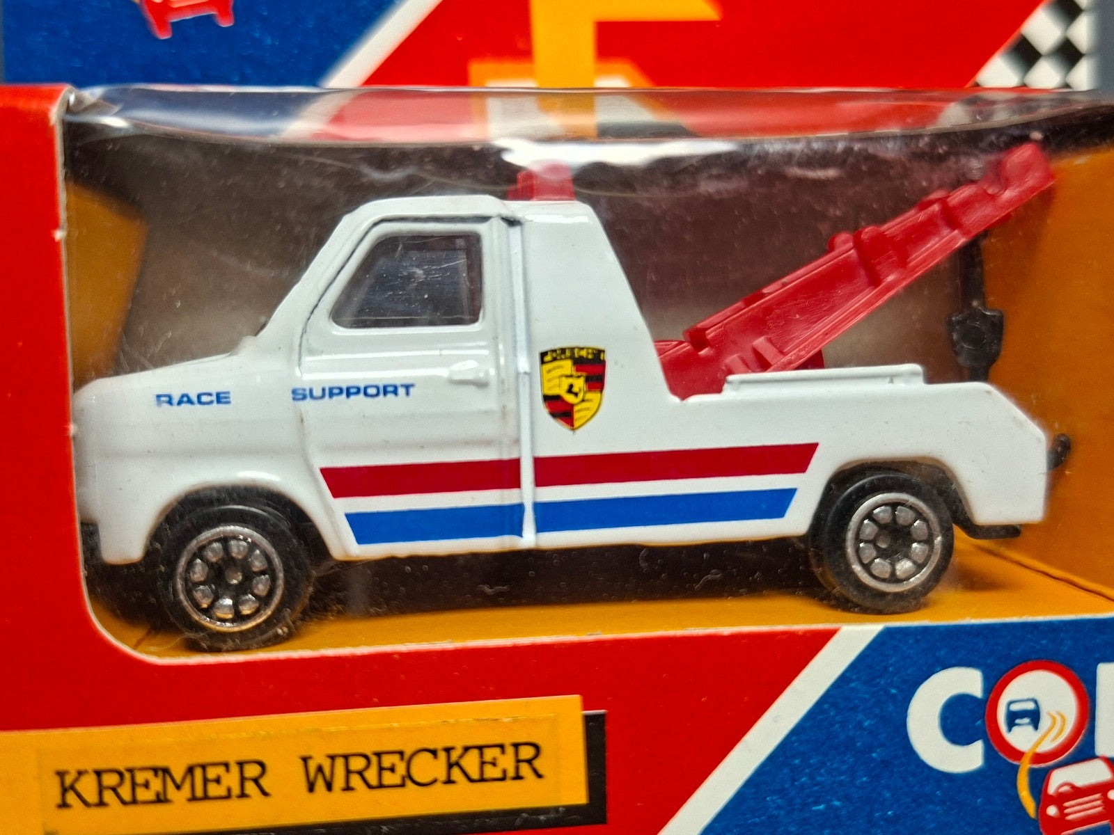 Corgi  Kremer wrecker Porsche bulle fendue (CP12)
