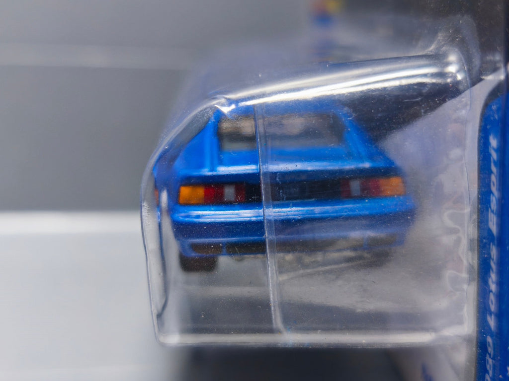 Johnny Lightning Classic gold  1989 Lotus Esprit, pacific blue pearl  (NG46)