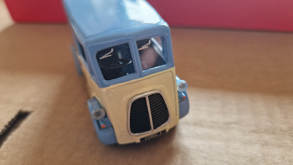 Corgi 1/43 Comics classics limitée à 8000 exemplaires Morris 1000 van  (CT06)