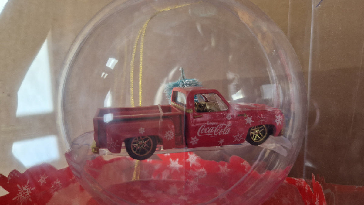 M2 Machines Chase Exclusive Coca Cola Ornament 1974 Chevy Stepside Truck  (CT09)