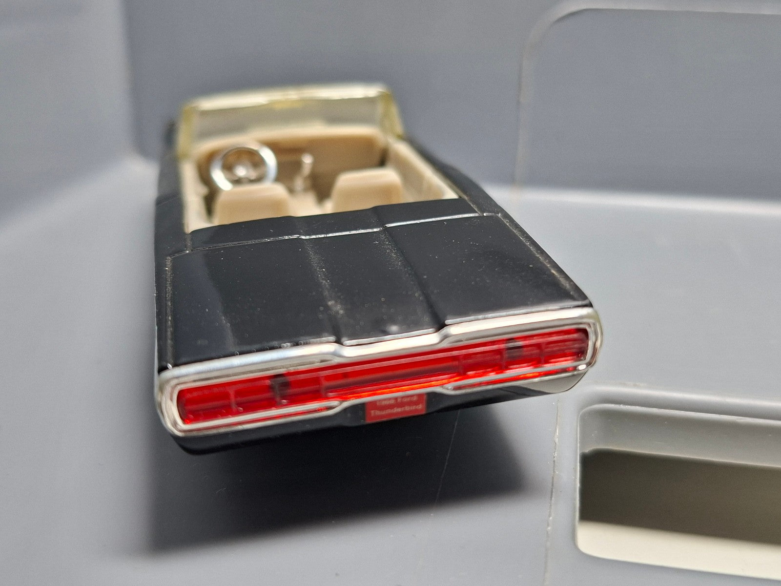 K-Line Kruisers 1966 ford thunderbird plastique de la boite ce décolle (NG09)