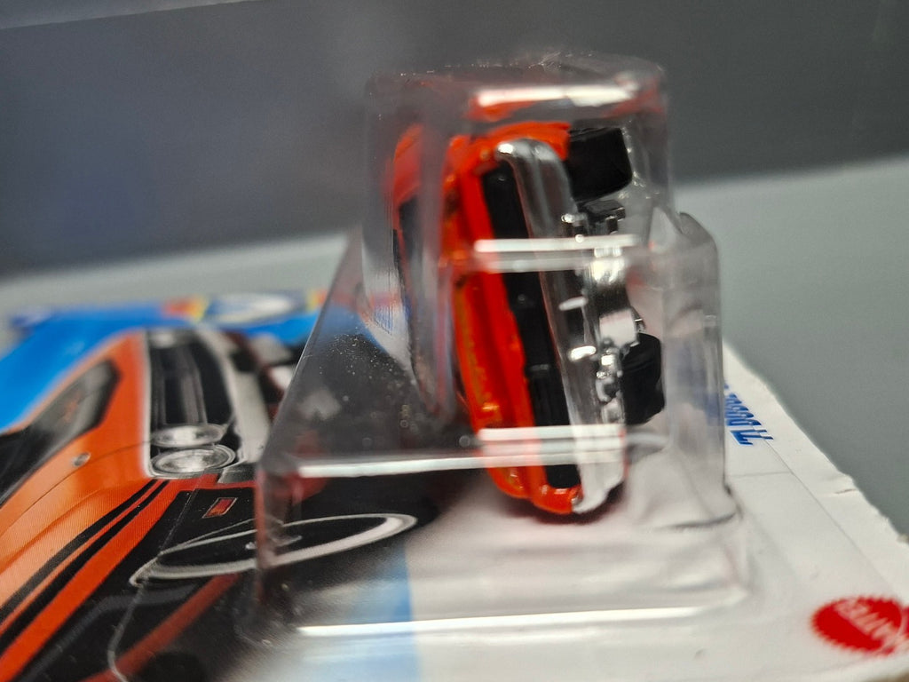 Hot Wheels '71 Dodge Challenger   2025-131  (NP02)
