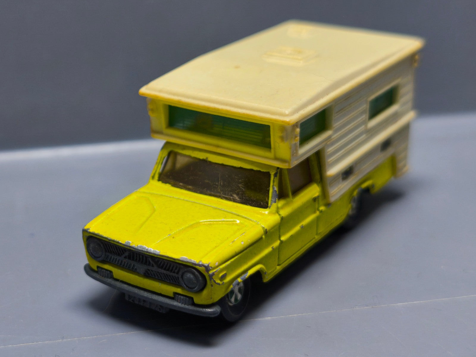 Majorette Dodge Camper MIF 1/80 Plastique niveau porte cassé  (A38)