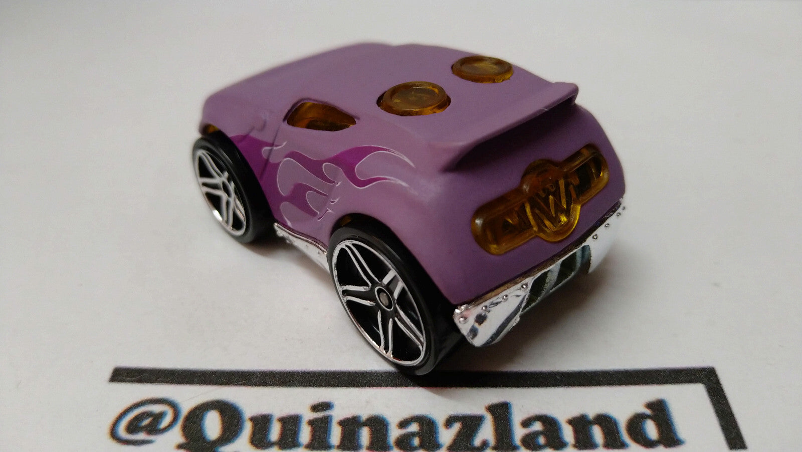 Hot Wheels 2008 egg hunt easter speedsters Rocket box  (A23)