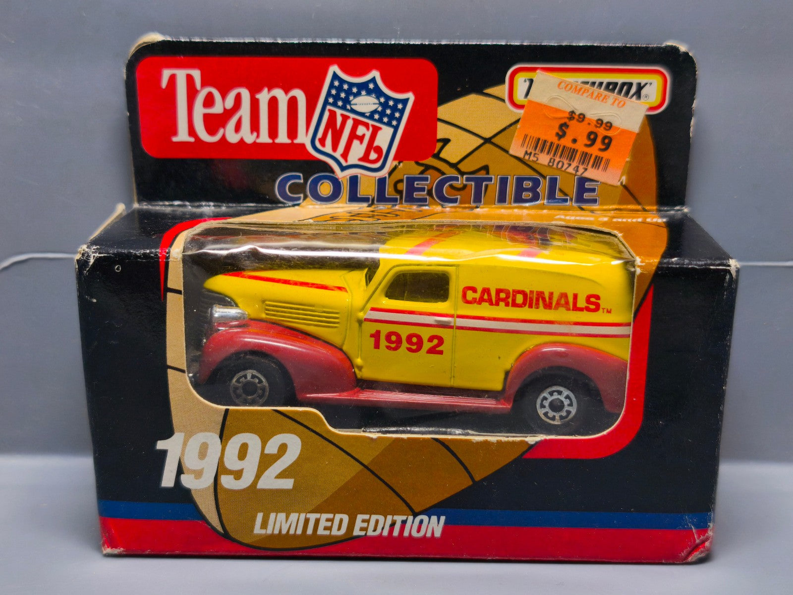 Matchbox Team Collectible 1992 NFL 39 chevy sedan Arizona cardinals  (NP43)