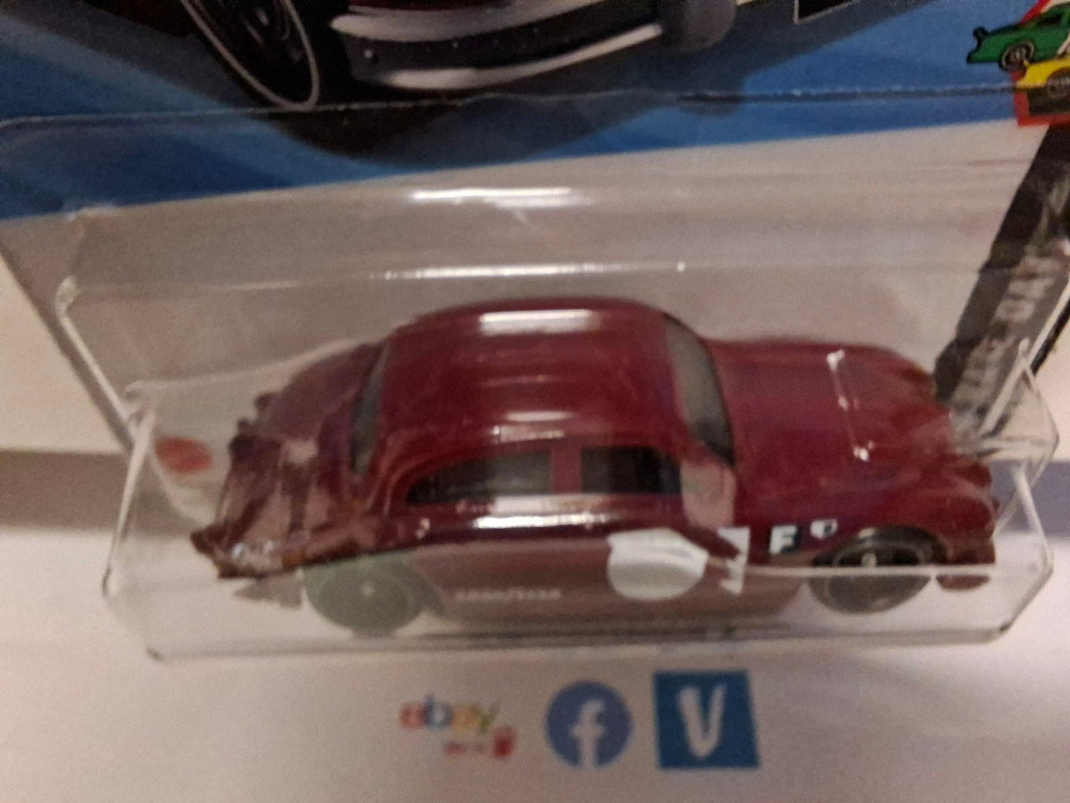 Hot Wheels Jaguar MK1  2025-075  (NP10)