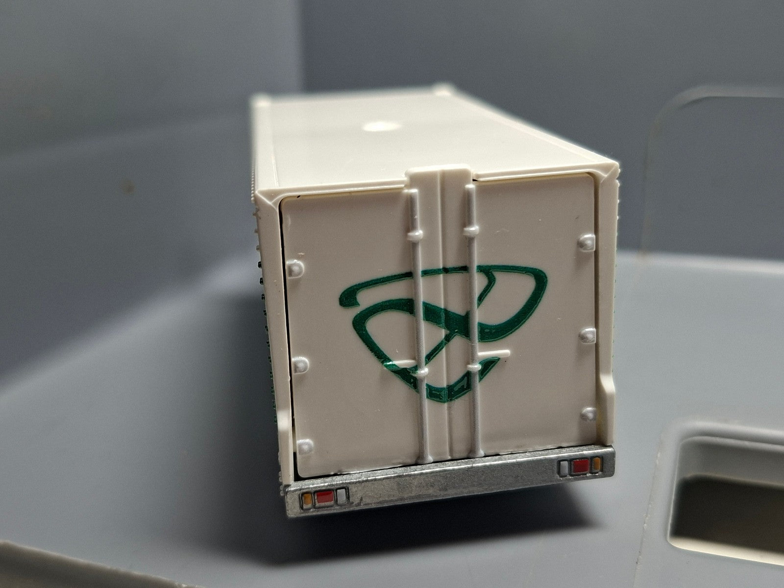 Hot Wheels 2020 team transport  Sakura sprinter   (CP08)