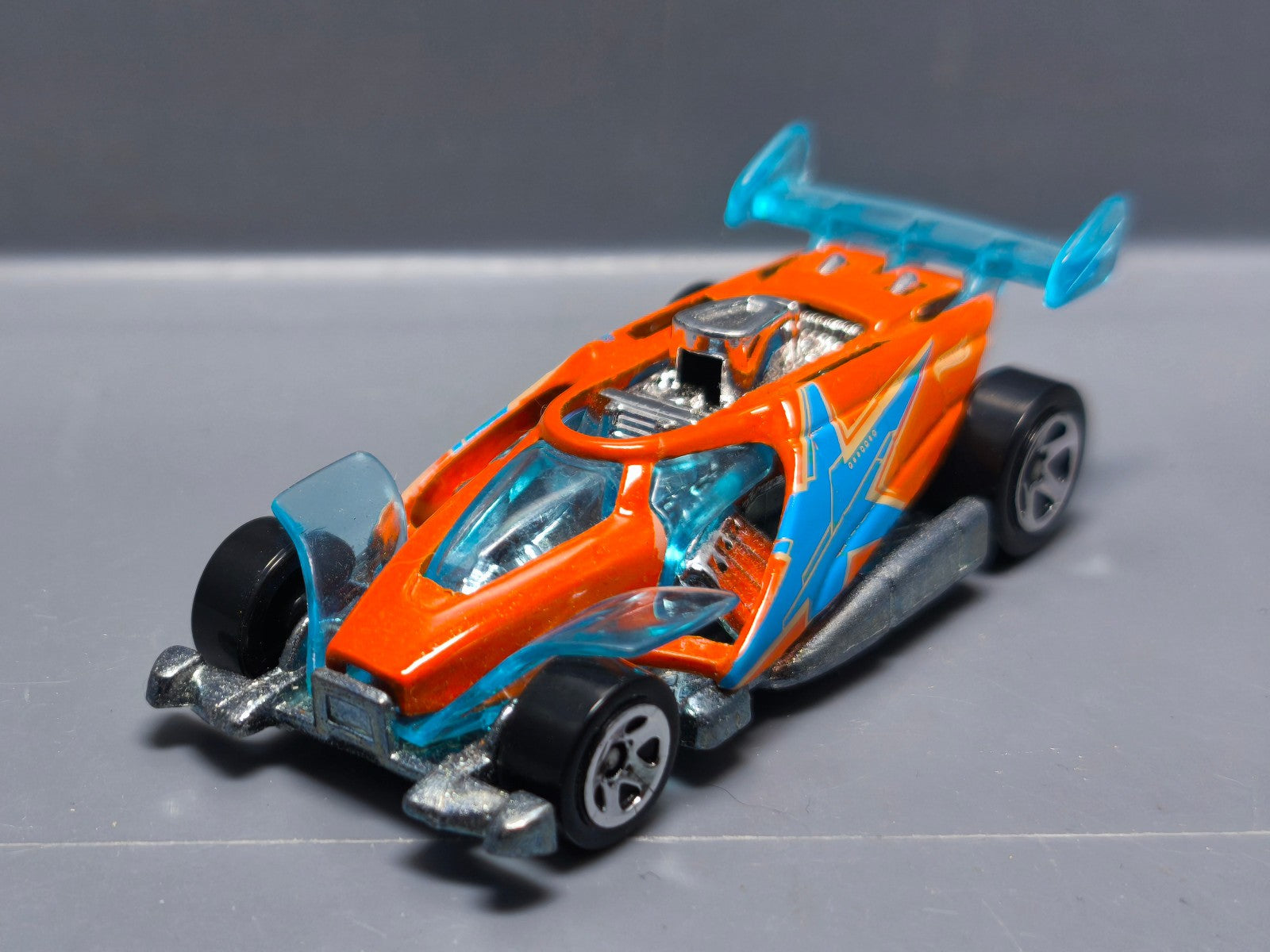 Hot Wheels Buzz off 2009  multipack    (A02)