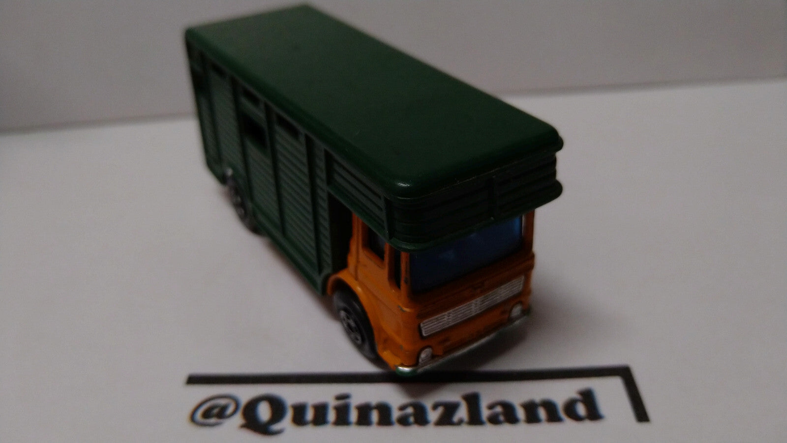 Matchbox AEC ergomatic horse box (A13)