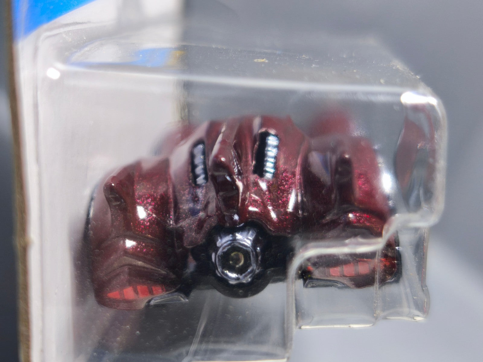 Hot Wheels Batmobile   2022-032 (NP17)
