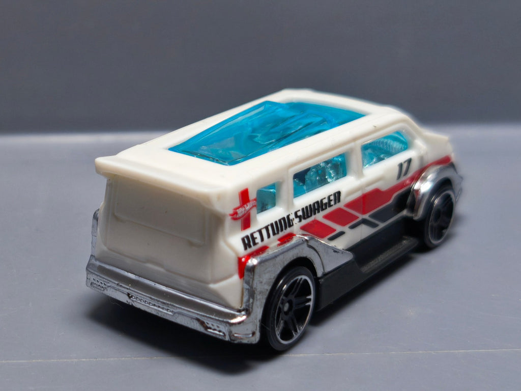 Hot Wheels 2014 mainline 015 Speedbox  (A03)