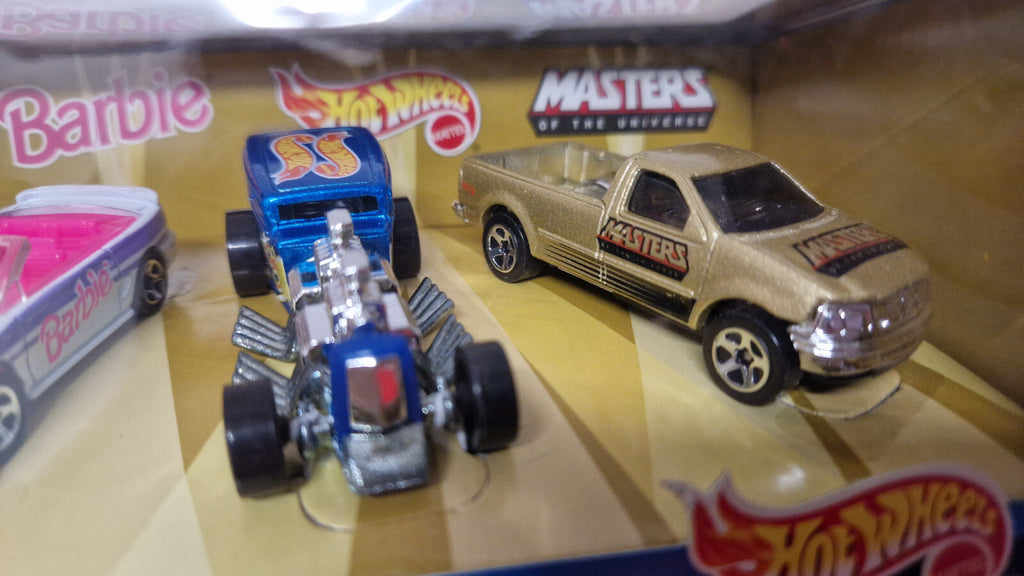 Hot Wheels 1998 timeless toys exclusive toys R us  Baja bug 96 mustang  (C11)