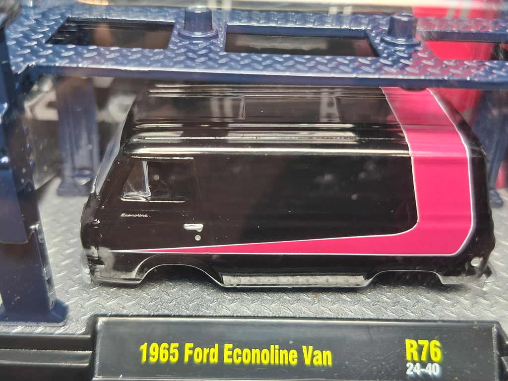 M2 Machines Model Kit Release 76 1965 Ford Econoline Van (NG52)