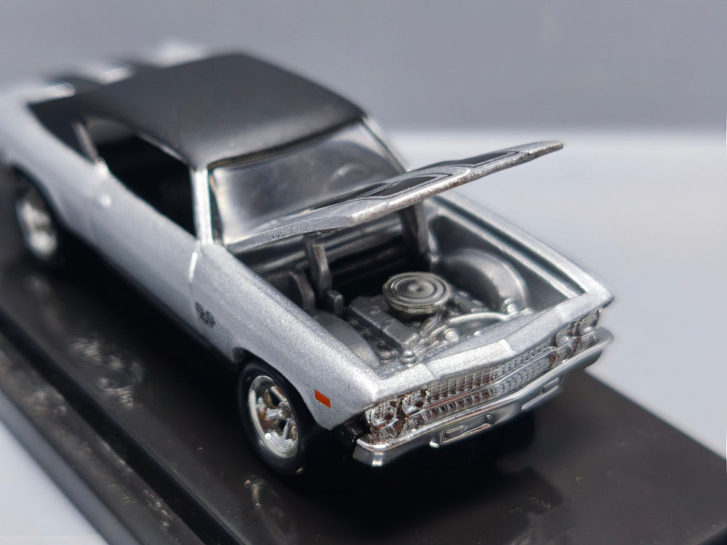 Hot Wheels 2001 100% 1969 chevelle   (CP11)