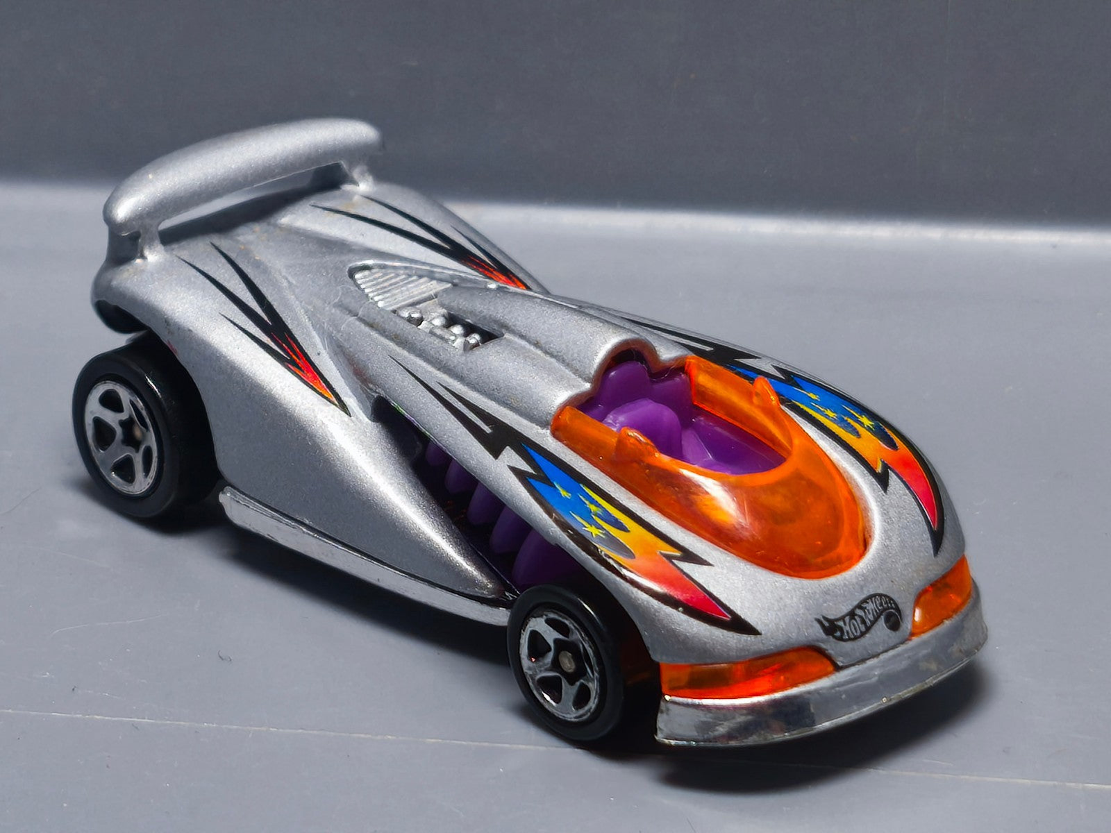 Hot Wheels Speed shark 2001 comics blast  (A20)