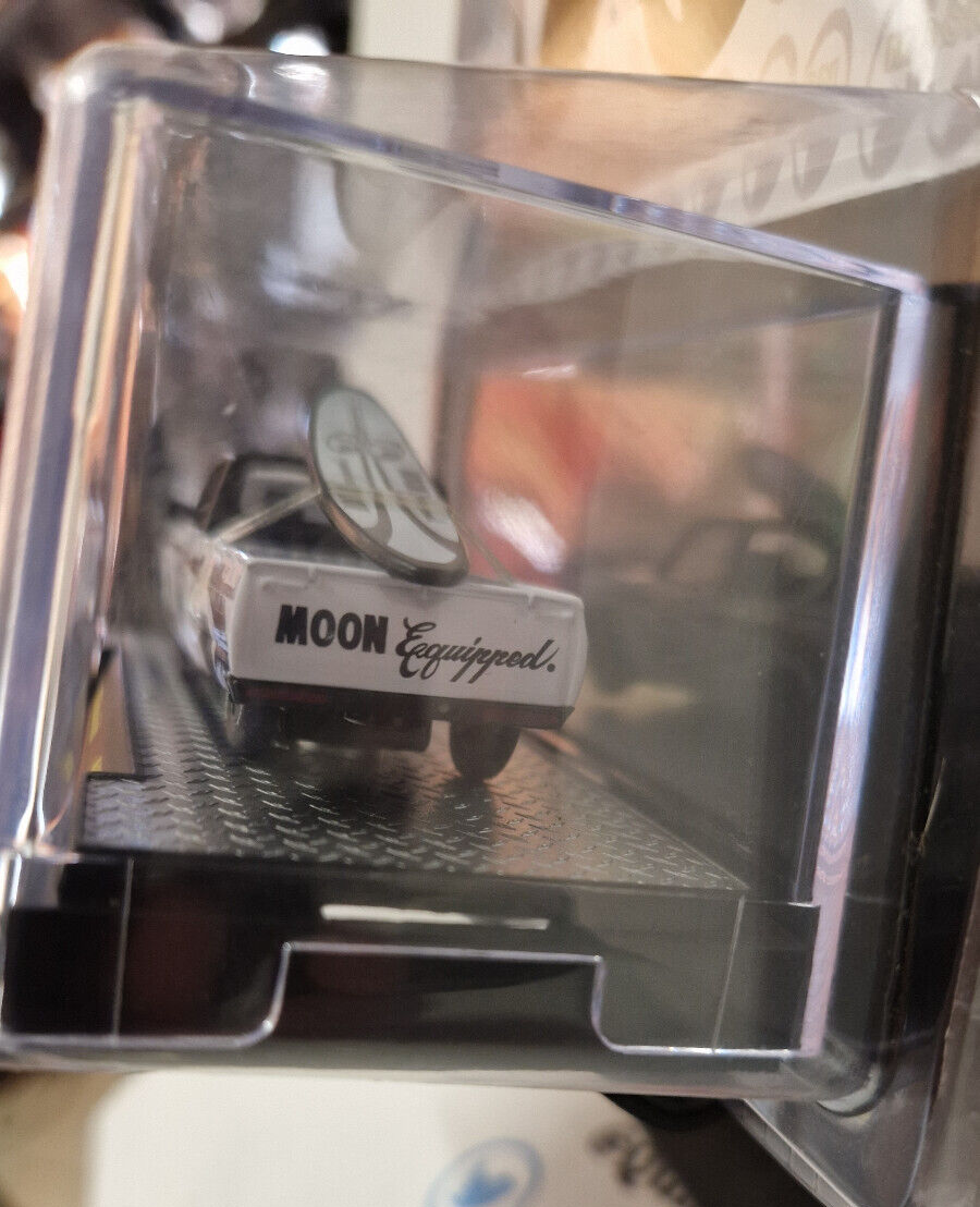 M2 Machines Moon Eyes Equipped 1974 Datsun Truck mooneyes (NG48)