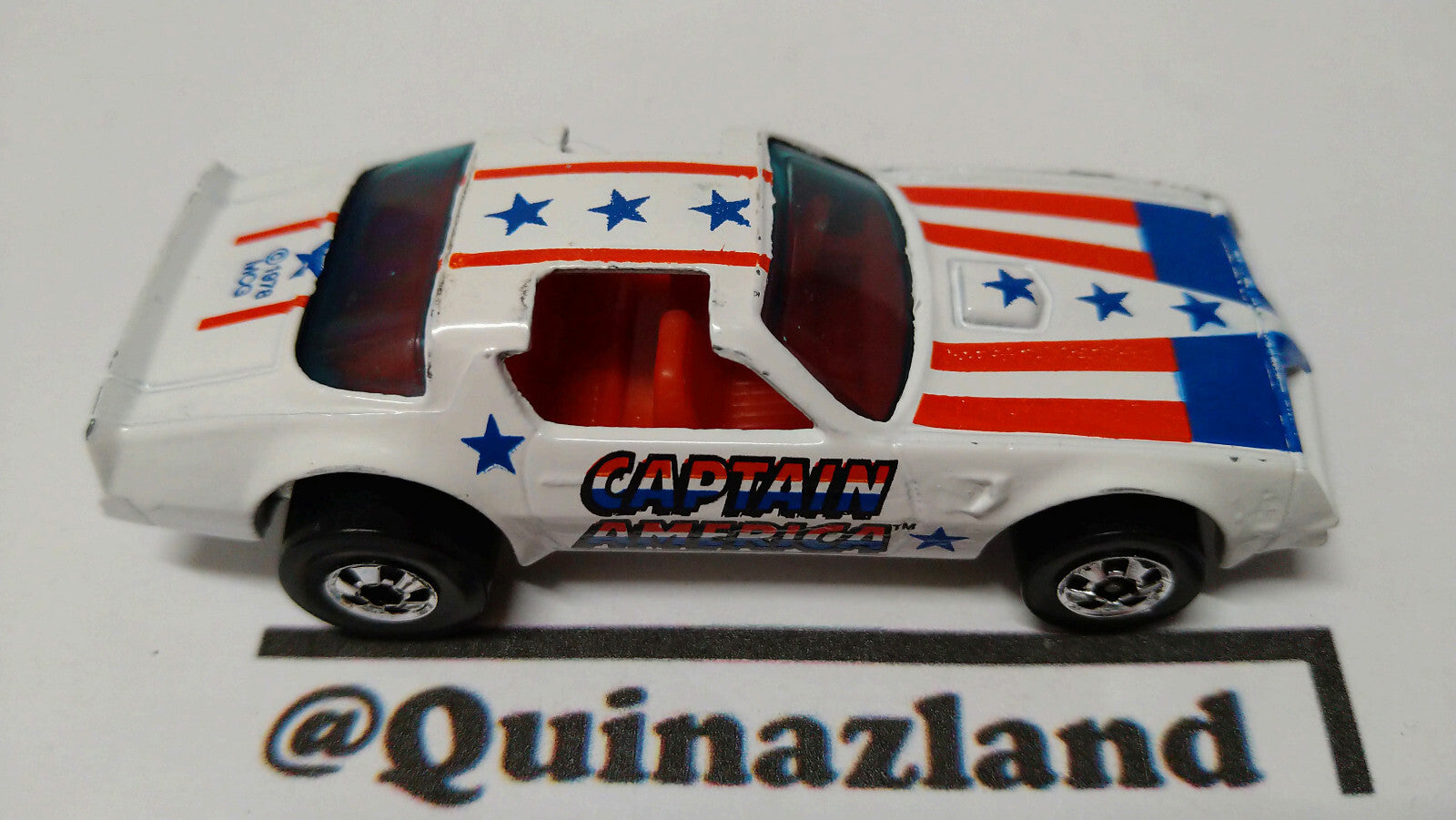 Hot Wheels 1979 the heroes version BW Hot Bird Captain america  (A11)