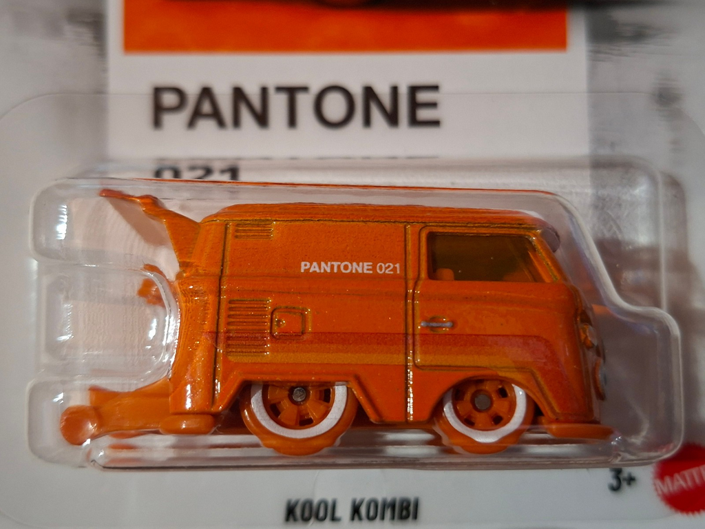Hot Wheels 2026 Pantone Mix A Volkswagen Kool Kombi    (NP29)