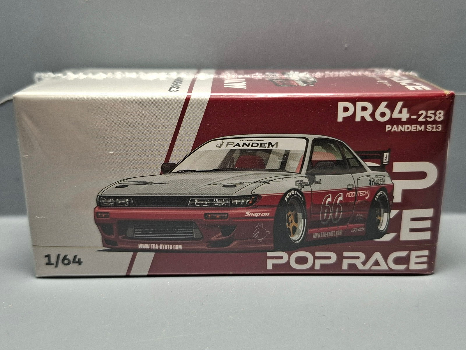 Pop Race 1/64 Pandem Nissan Silvia S13 Moontech red (CP08)