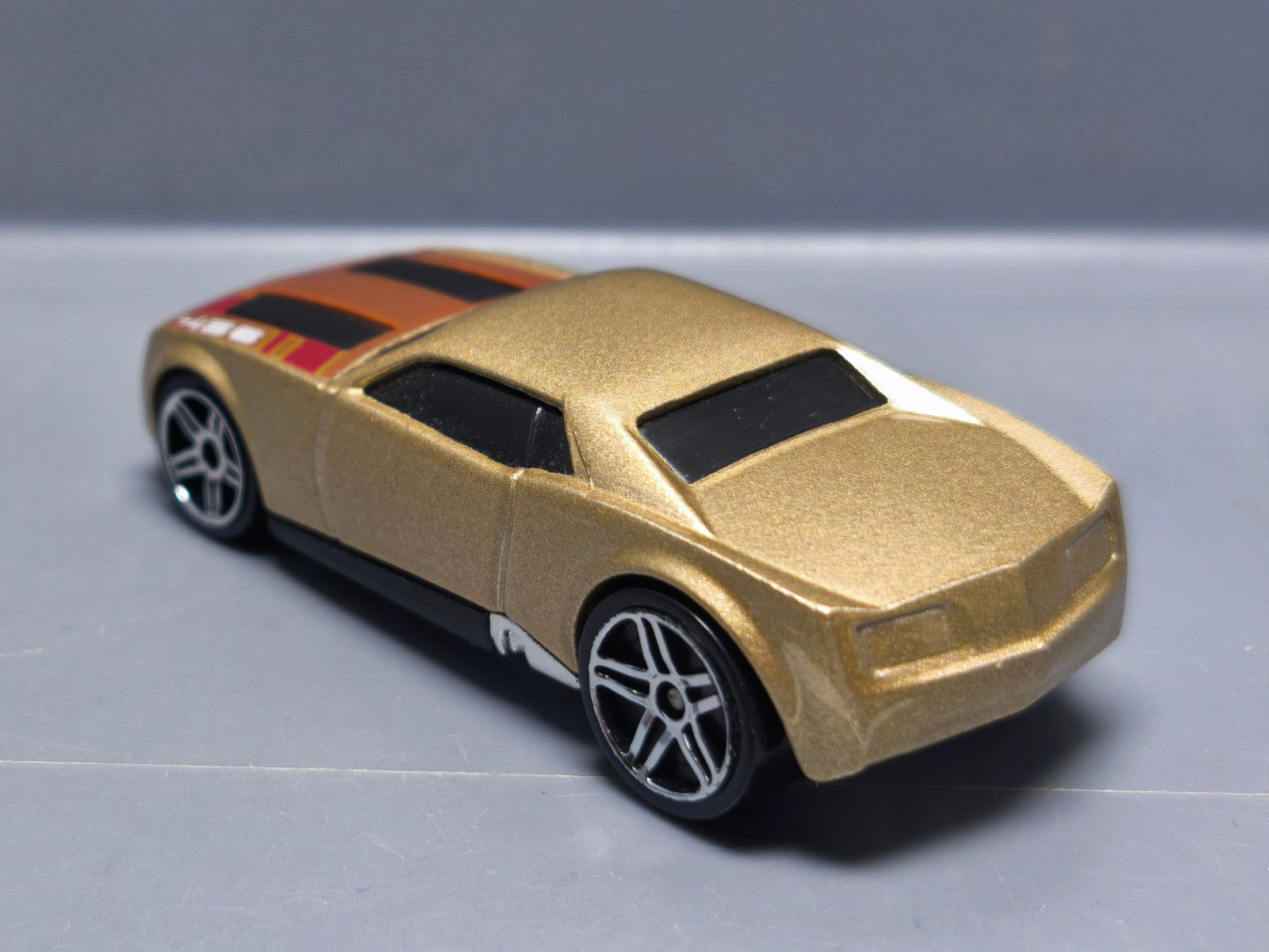 Hot Wheels Bully goat 2005-014  (A07)