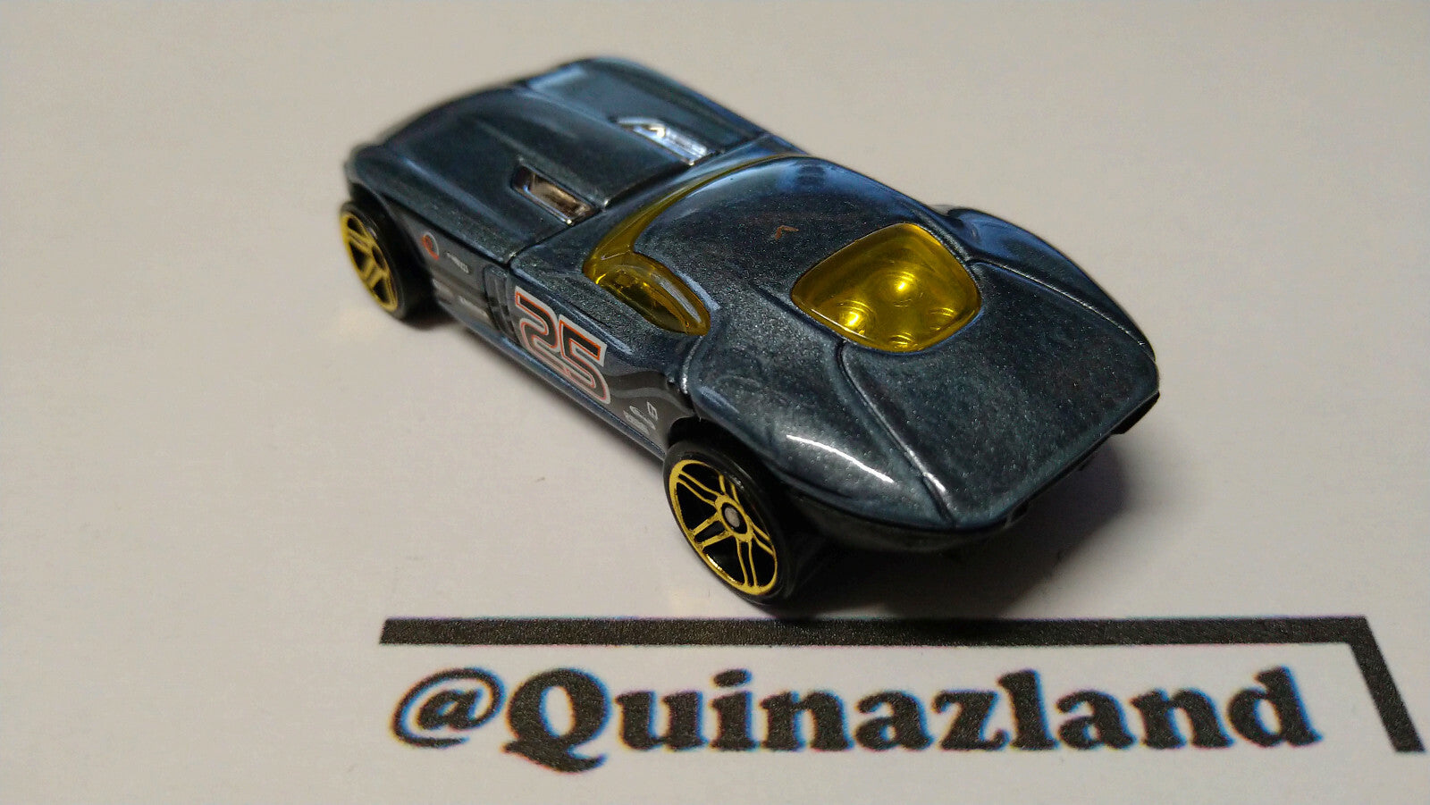 Hot Wheels Fast Felion 2011-074  (A16)