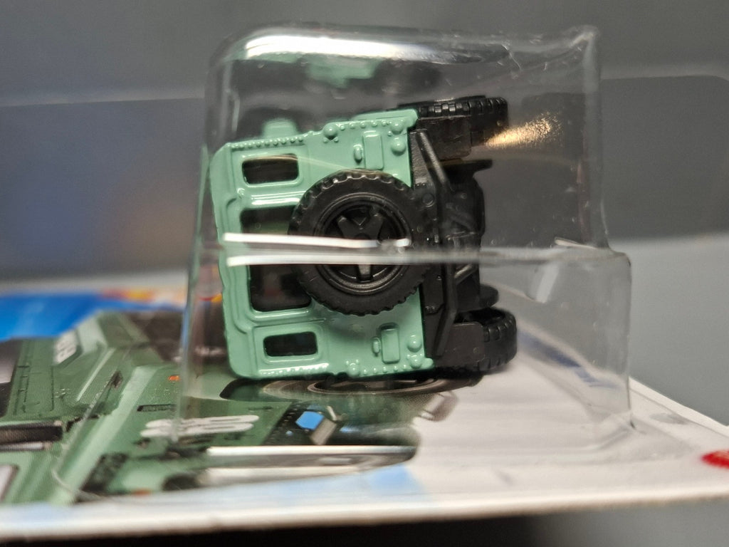 Hot Wheels Land rover Defender 90  2025-210 (NP12)