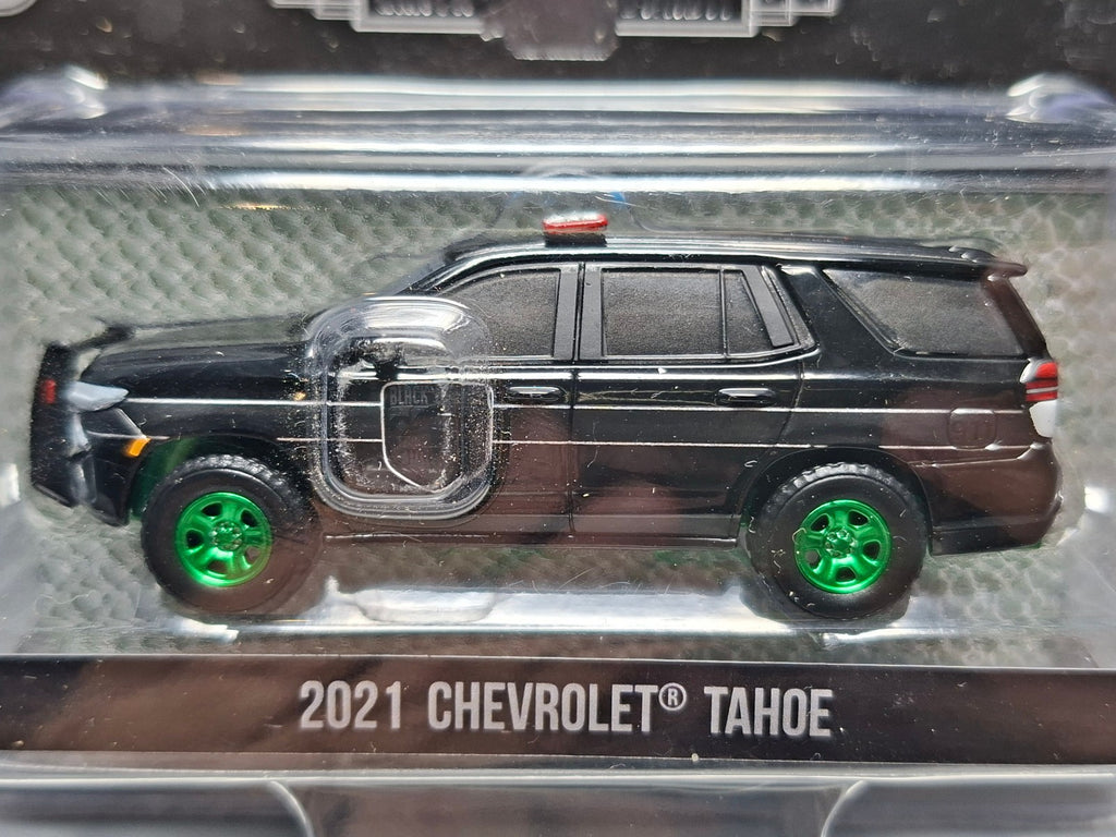 Greenlight  Black Bandit 2021 Chevrolet Tahoe Chase Green Wheels (NG75)