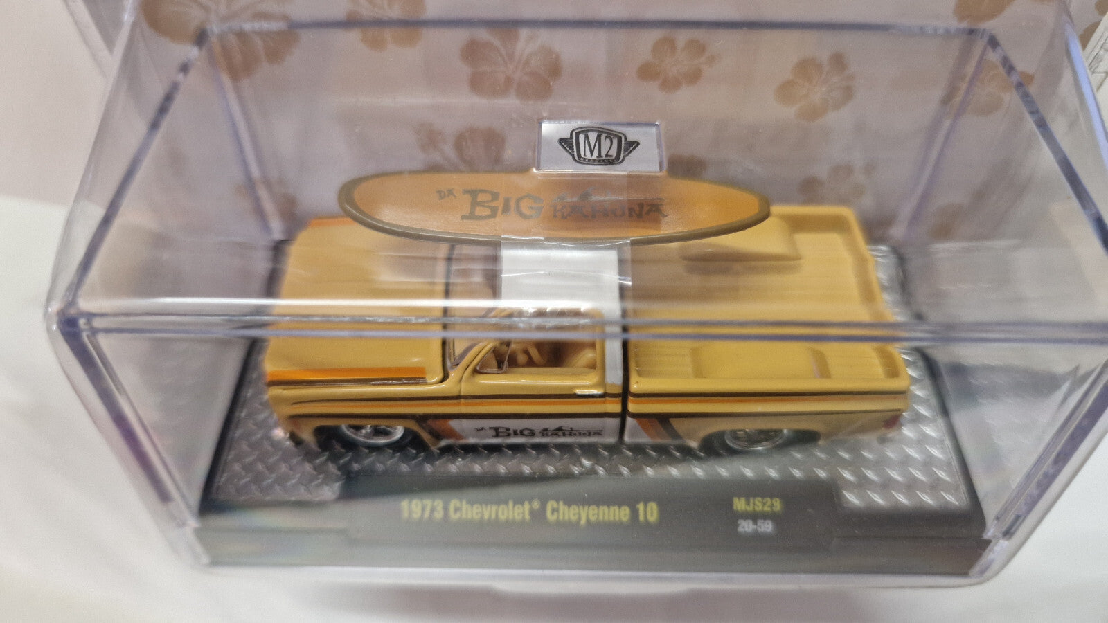 M2 Machines Da Big Kahuna 1973 Chevrolet Cheyenne 10 Exclusive Mijo (NG68)