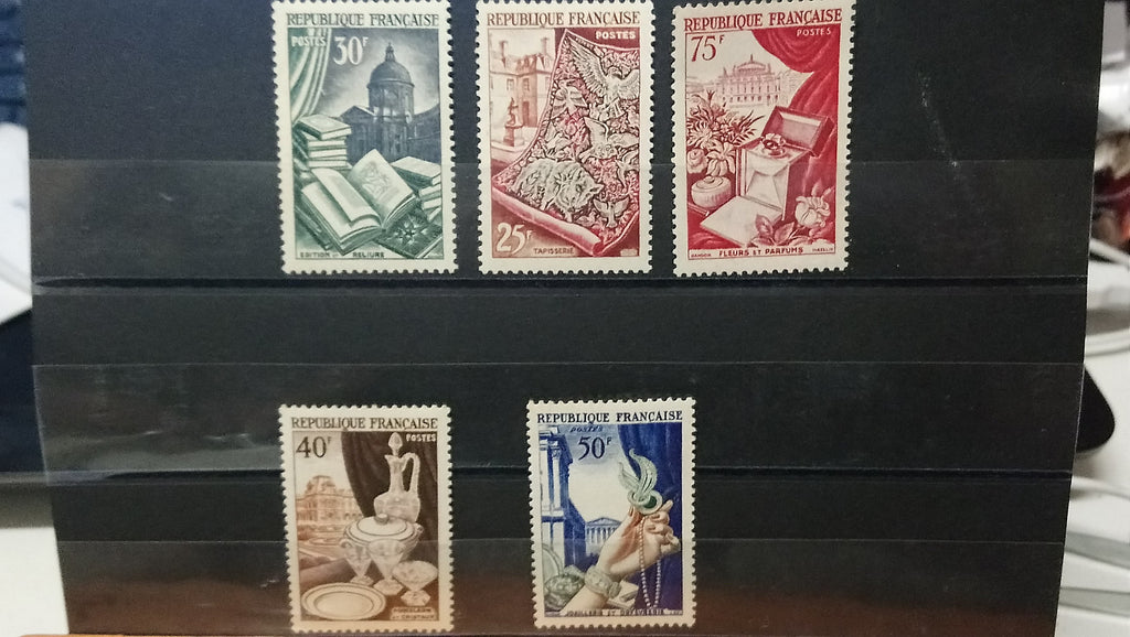 lot 5 Timbres France Mètiers D'art production de luxe vues de Paris 1954