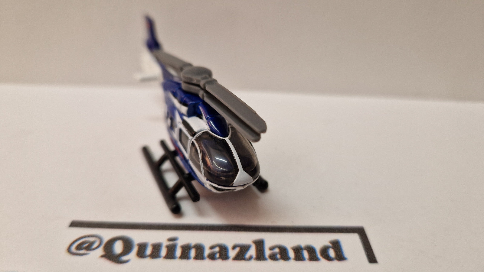 Tomica 2018 regular Kawasaki BK117 D-2 1/167 (CP08)
