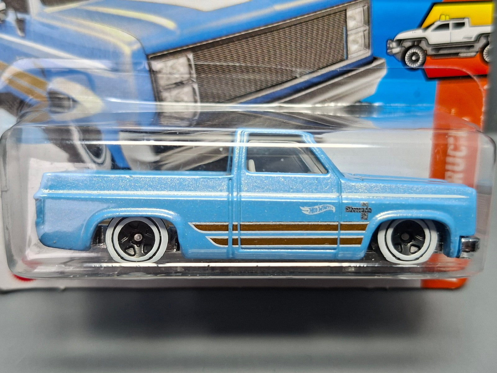 Hot Wheels '83 Chevy Silverado   2025-157  (NP02)