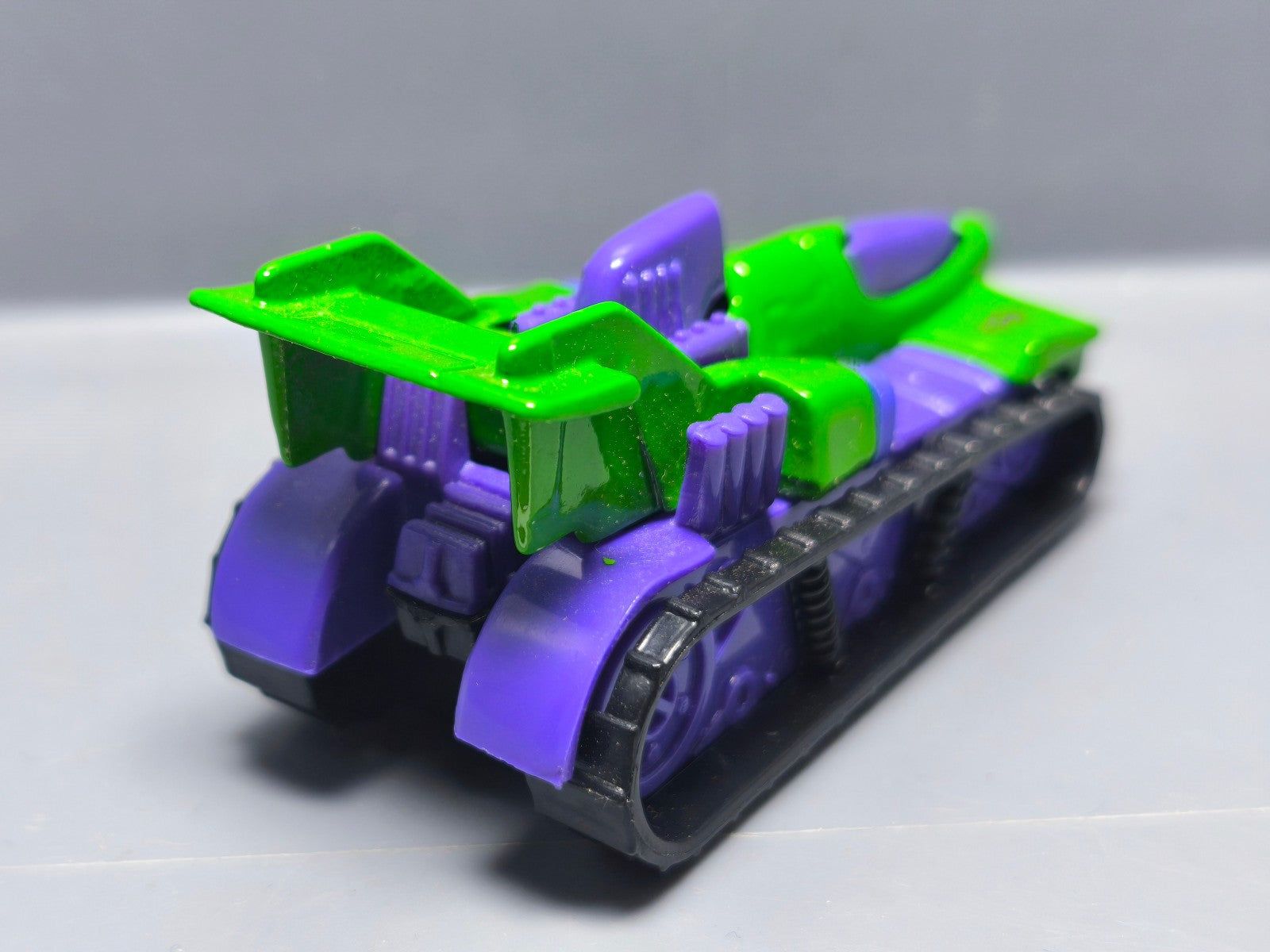 Hot Wheels 1996 mainline 205 Treadator version verte foncée  (A36)