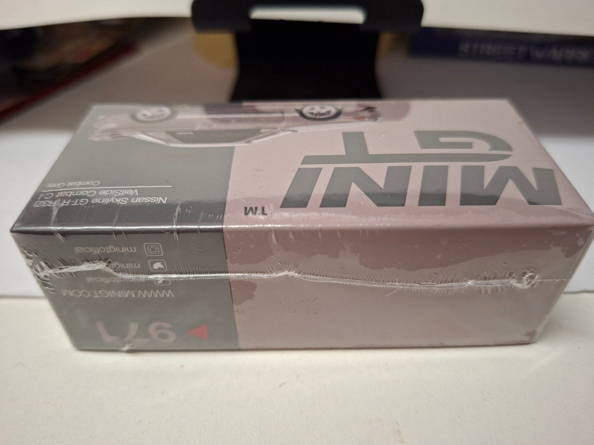 Mini GT 2011 Nissan GT-R (R32) Veilside Combat C-I Combat grey  N° 971 (NP15)