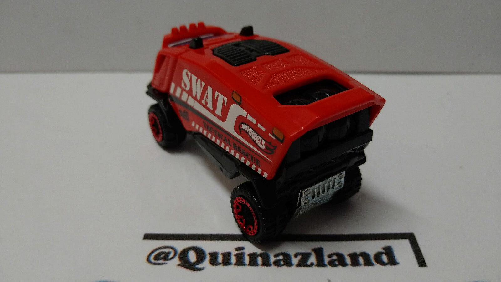 Hot Wheels Aero pod 2017- 162    (A14)