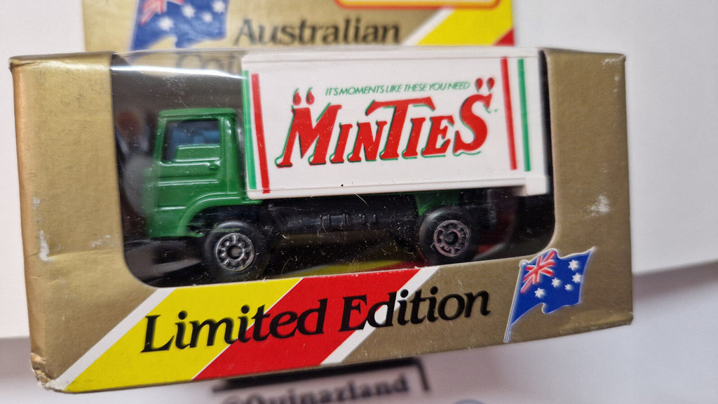 Matchbox Exclusive australie Delivery truck minties  (NP38)