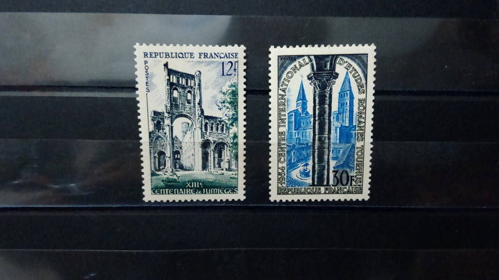 lot 2 Timbres France 12f Jumièges 30f Tournus 1954