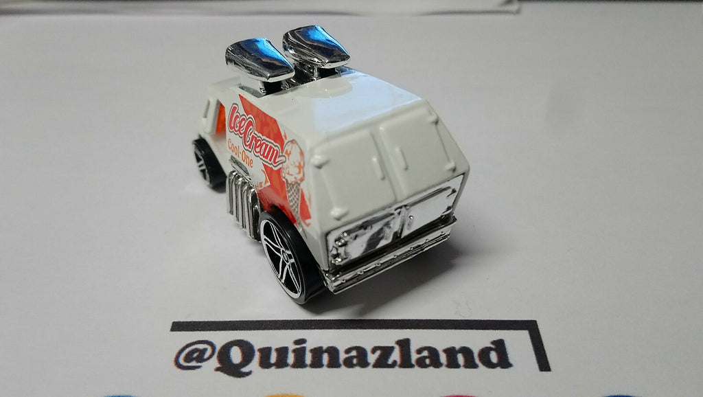 Hot Wheels Cool-One First Editions 2004-100 (A21)