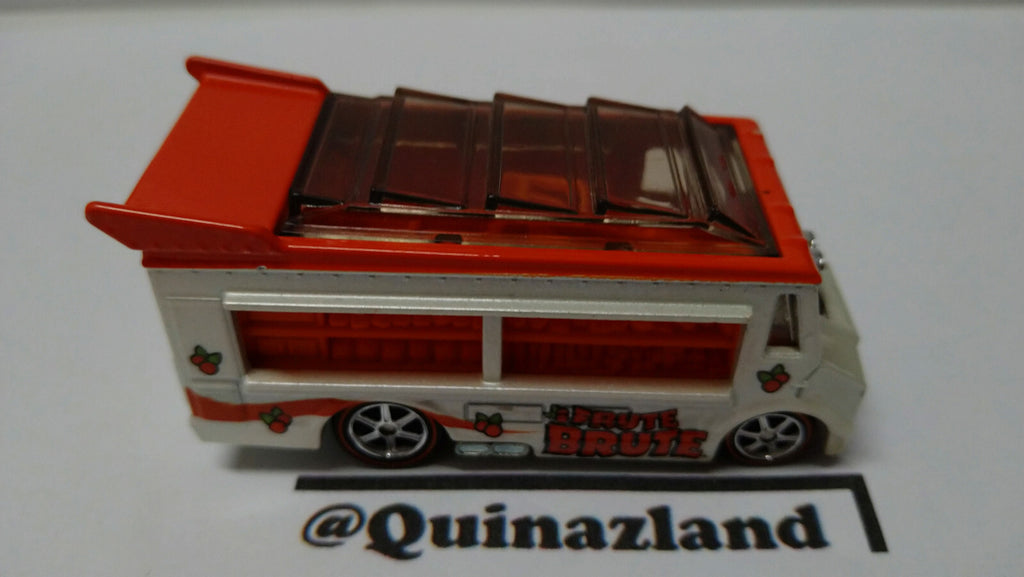 Hot Wheels 2014 general mills Smokin grille    (A11)