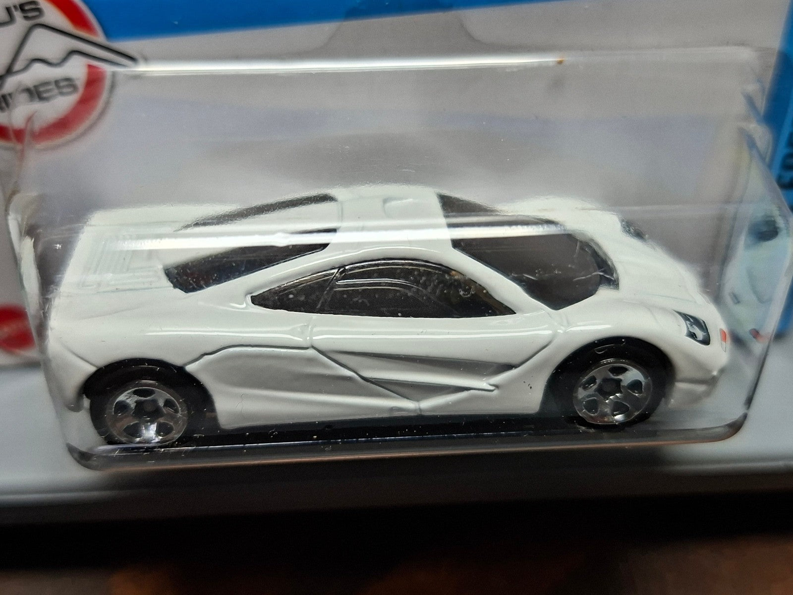 Hot Wheels  exclusive Best buy McLaren F1  2022-107   (NP09)