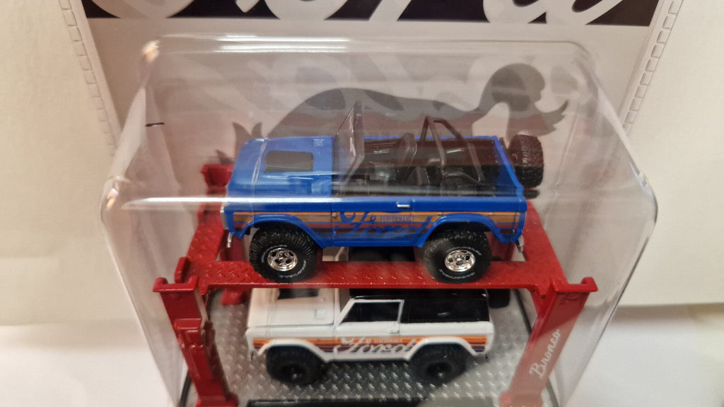 M2 Machines Auto-Lift Release 27 1966 Ford Bronco (NG49)