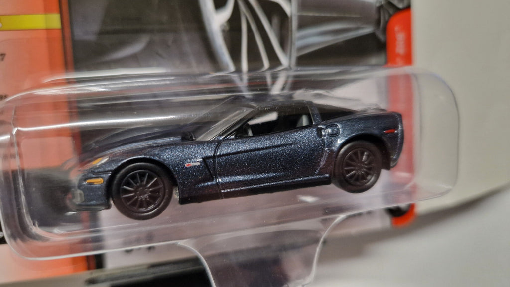 Johnny Lightning Classic gold  2012 chevy corvette Z06   (NG02)