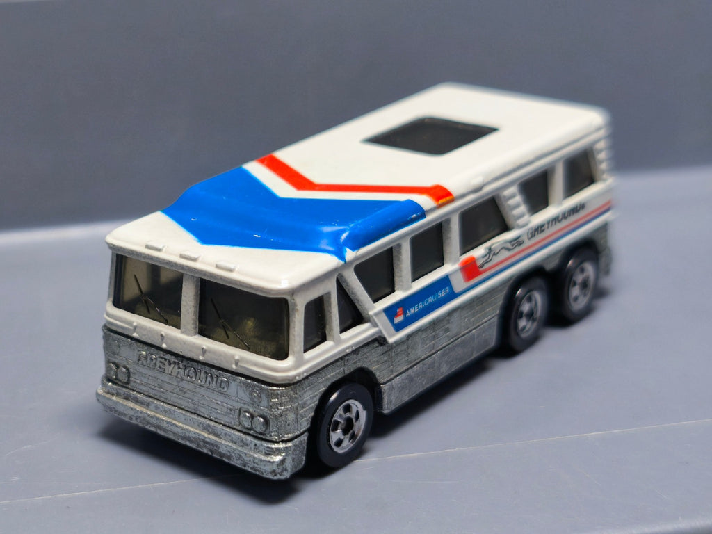 Hot Wheels Greyhound MC-8 1982 version Malaysia   (A09)