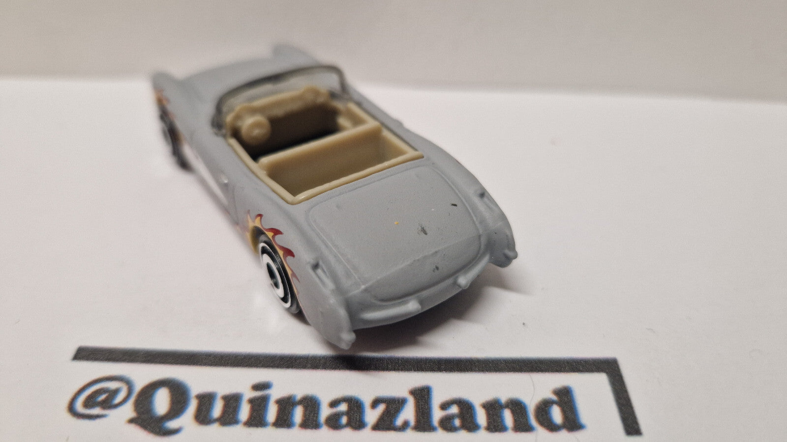 Hot wheels Barbie 1956 corvette 2024-029  (A03)
