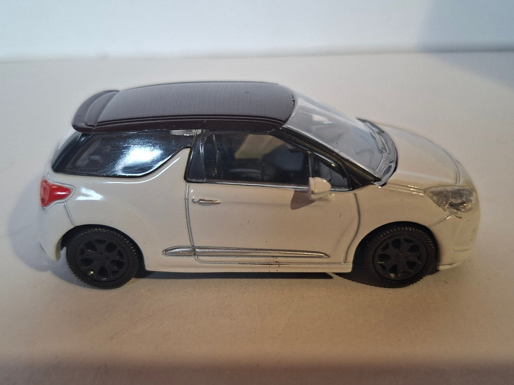 Norev  Citroën DS3  (A01)