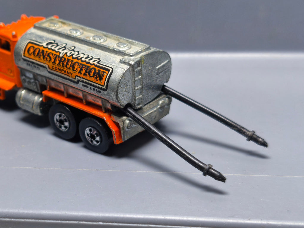 Hot Wheels Peterbilt tank truck 1981 workhorses hong kong  (A18)