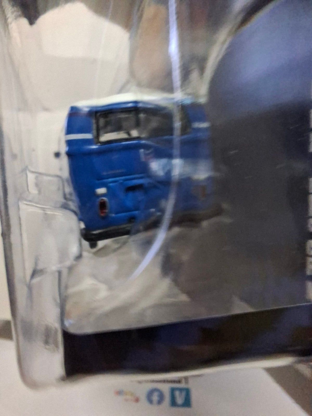Greenlight Anniversary Collection series 17 1968 Volkswagen Type 2 Panel  (NG13)