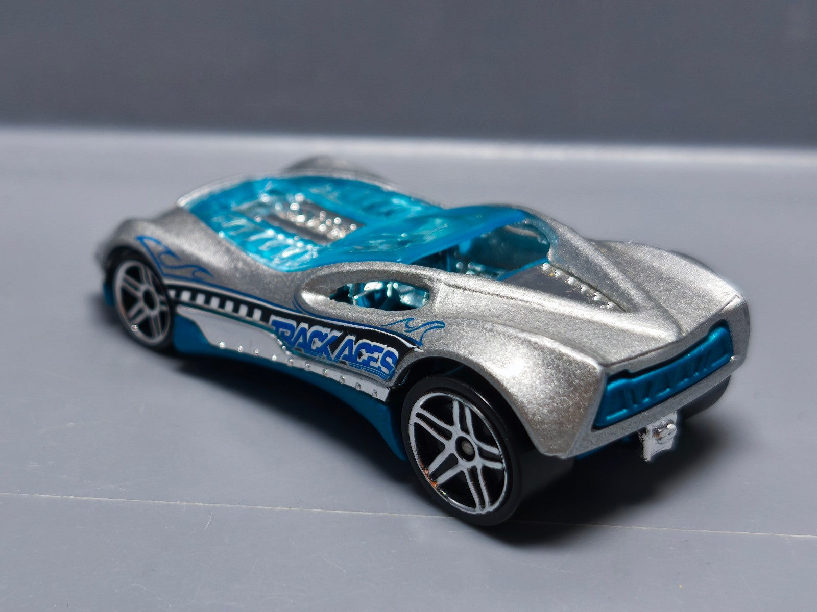 Hot Wheels Cul8r 2006-120  (A32)
